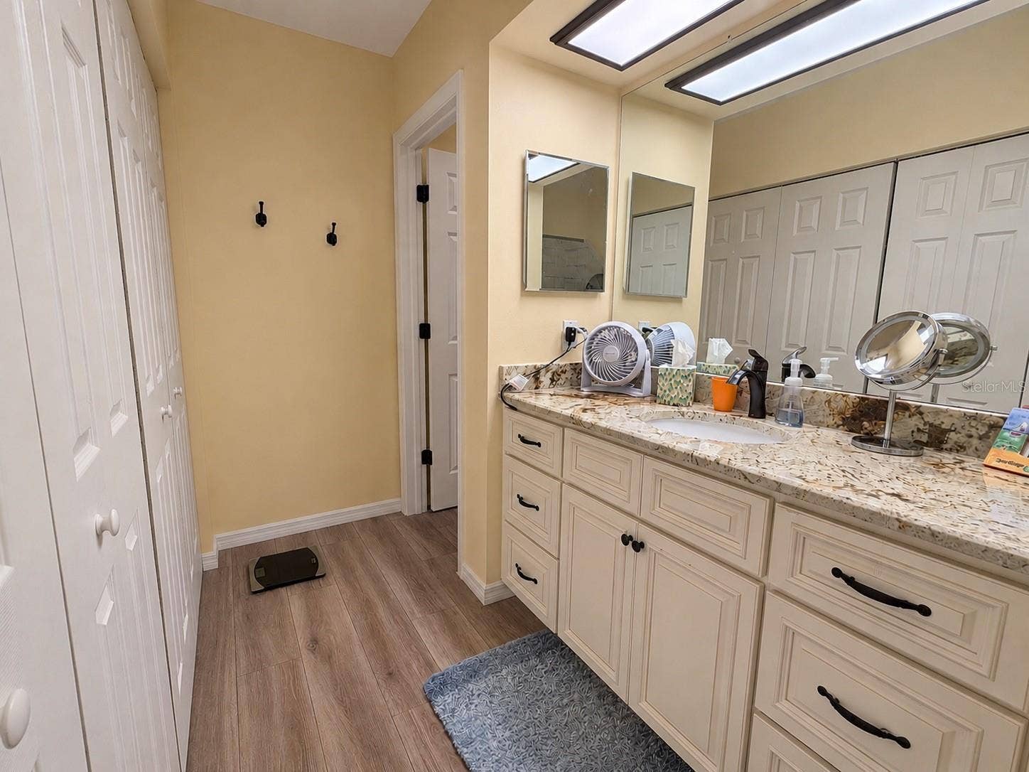 2577 DOLLY BAY DRIVE, #205, Palm Harbor, FL 34684 Master bathroom