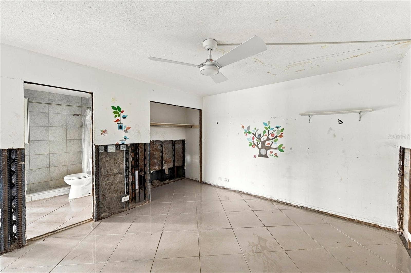 1365 SNELL ISLE BOULEVARD NE, #1A, St Petersburg, FL 33704