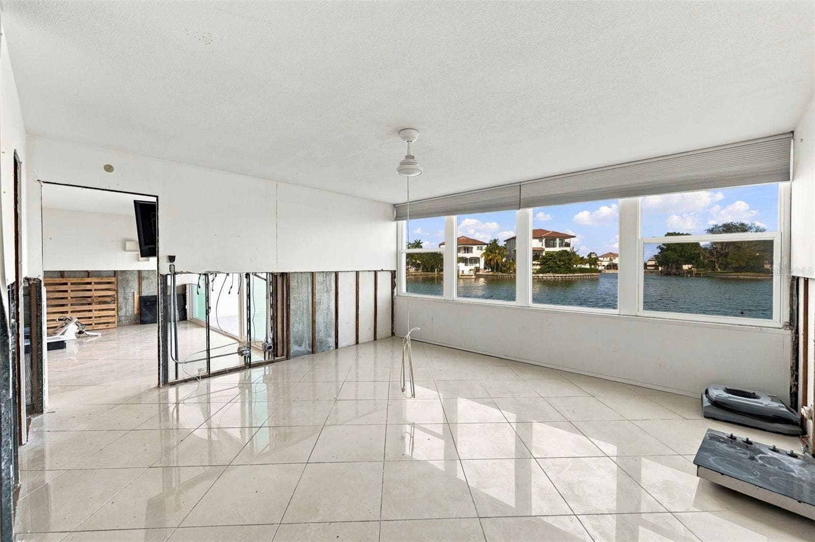 1365 SNELL ISLE BOULEVARD NE, #1A, St Petersburg, FL 33704