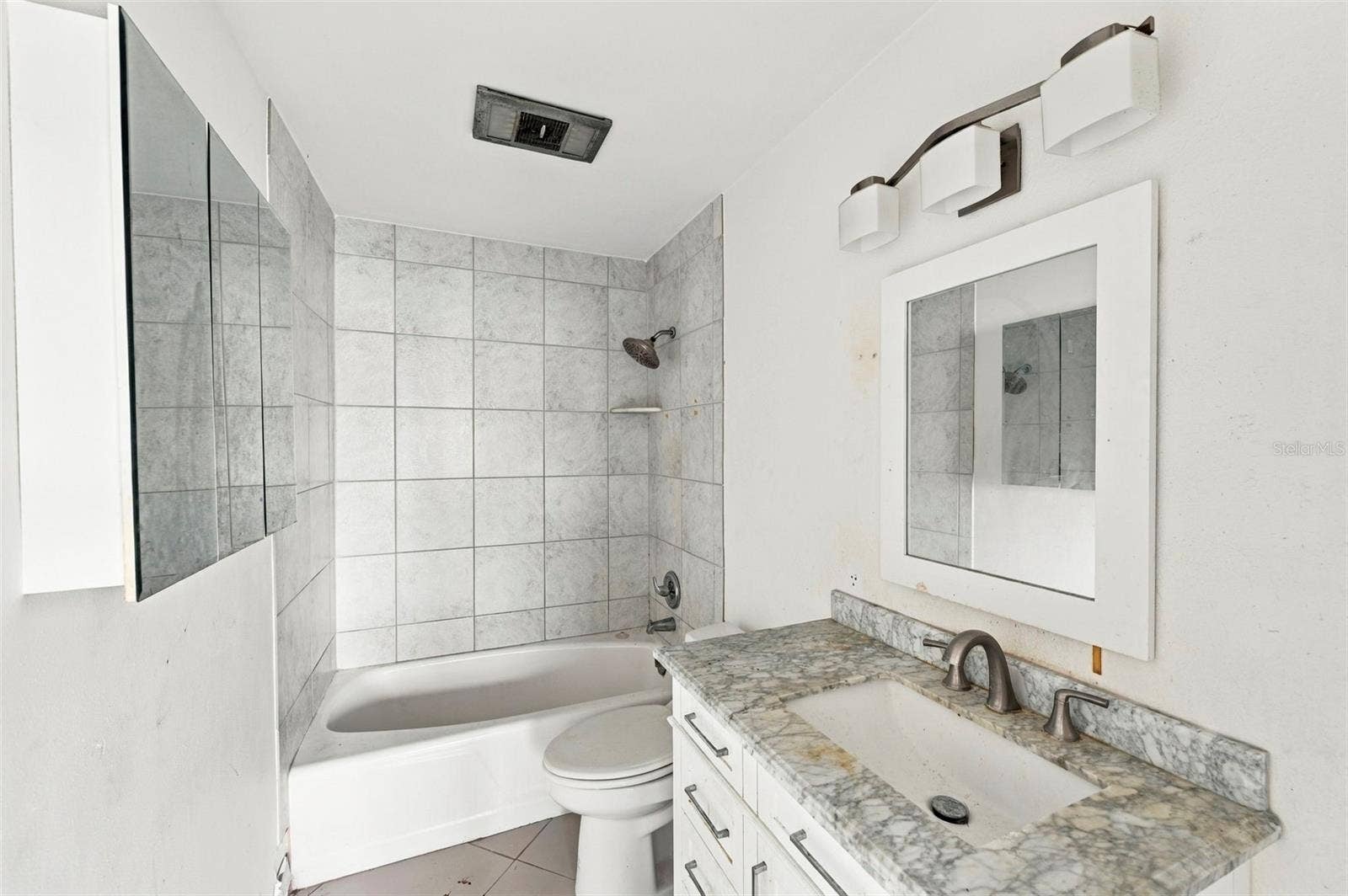 1365 SNELL ISLE BOULEVARD NE, #1A, St Petersburg, FL 33704