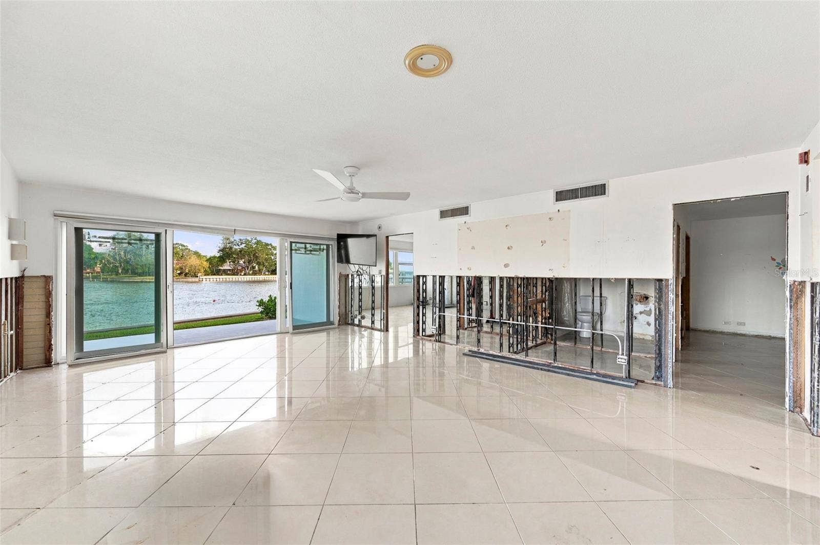 1365 SNELL ISLE BOULEVARD NE, #1A, St Petersburg, FL 33704 1365 SNELL ISLE BOULEVARD NE, #1A, St Petersburg, FL 33704