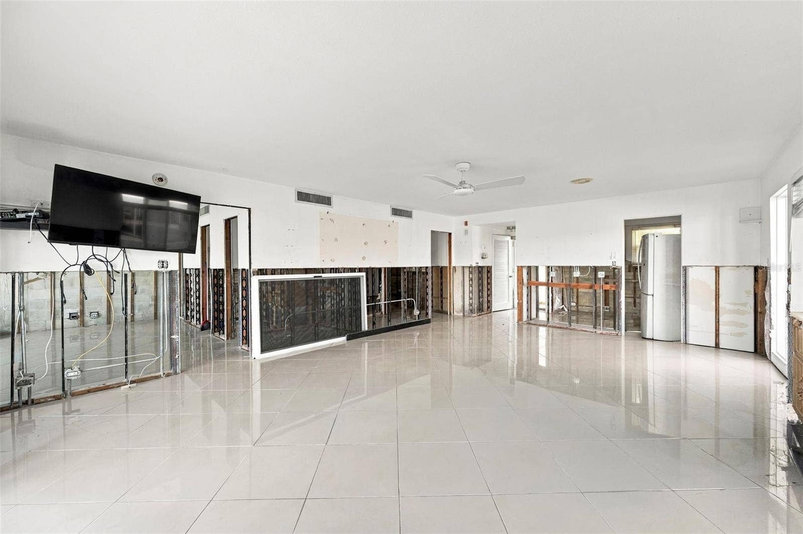1365 SNELL ISLE BOULEVARD NE, #1A, St Petersburg, FL 33704 1365 SNELL ISLE BOULEVARD NE, #1A, St Petersburg, FL 33704