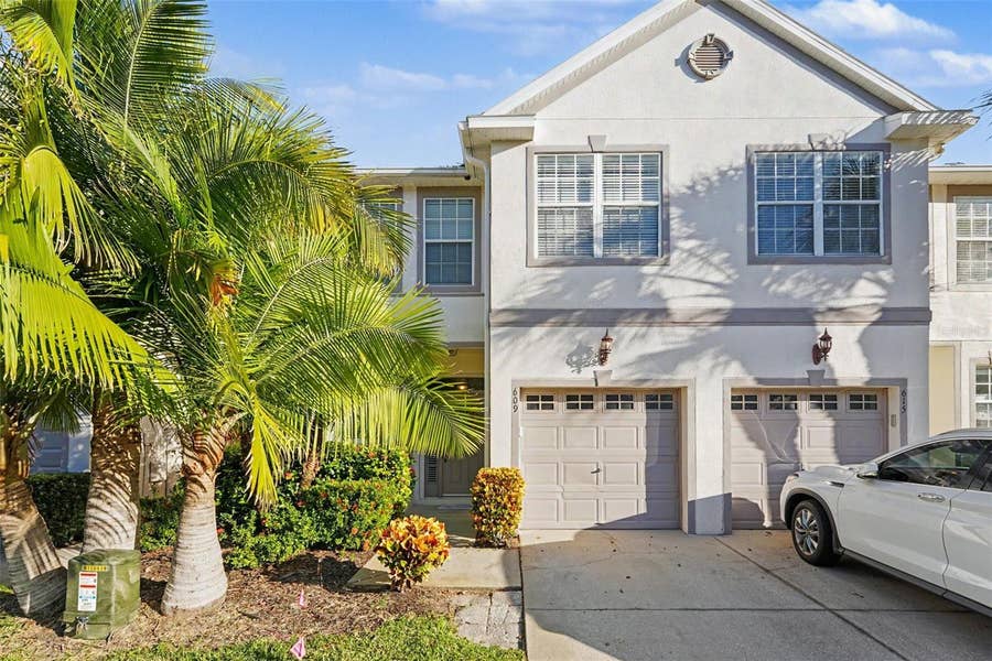 Property photo for 609 VALLANCE WAY NE, St Petersburg, FL