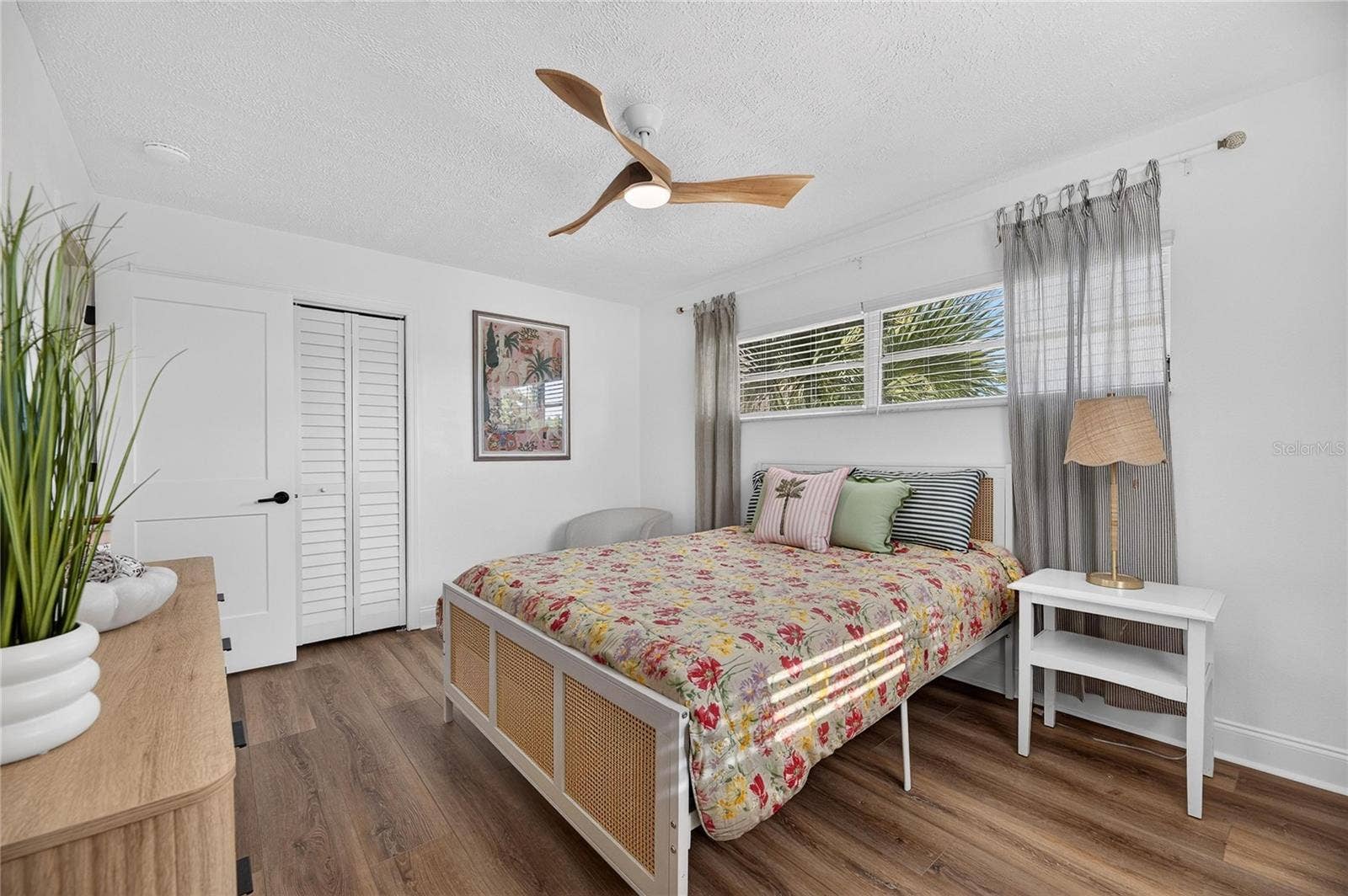 1016 SILVER PALM WAY, Apollo Beach, FL 33572
