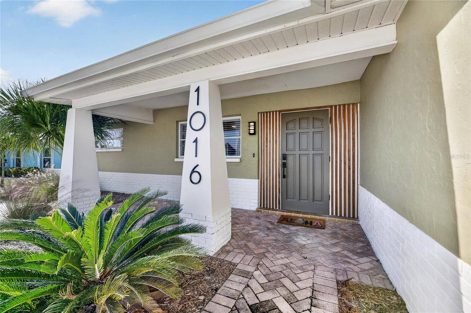 1016 SILVER PALM WAY, Apollo Beach, FL 33572