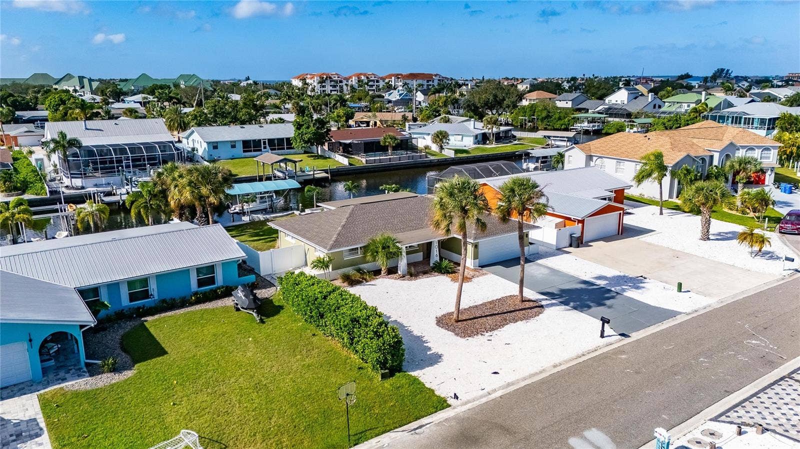 1016 SILVER PALM WAY, Apollo Beach, FL 33572
