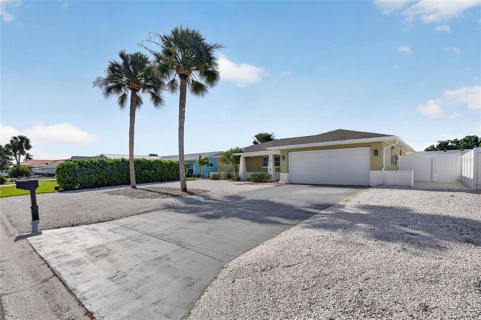 1016 SILVER PALM WAY, Apollo Beach, FL 33572