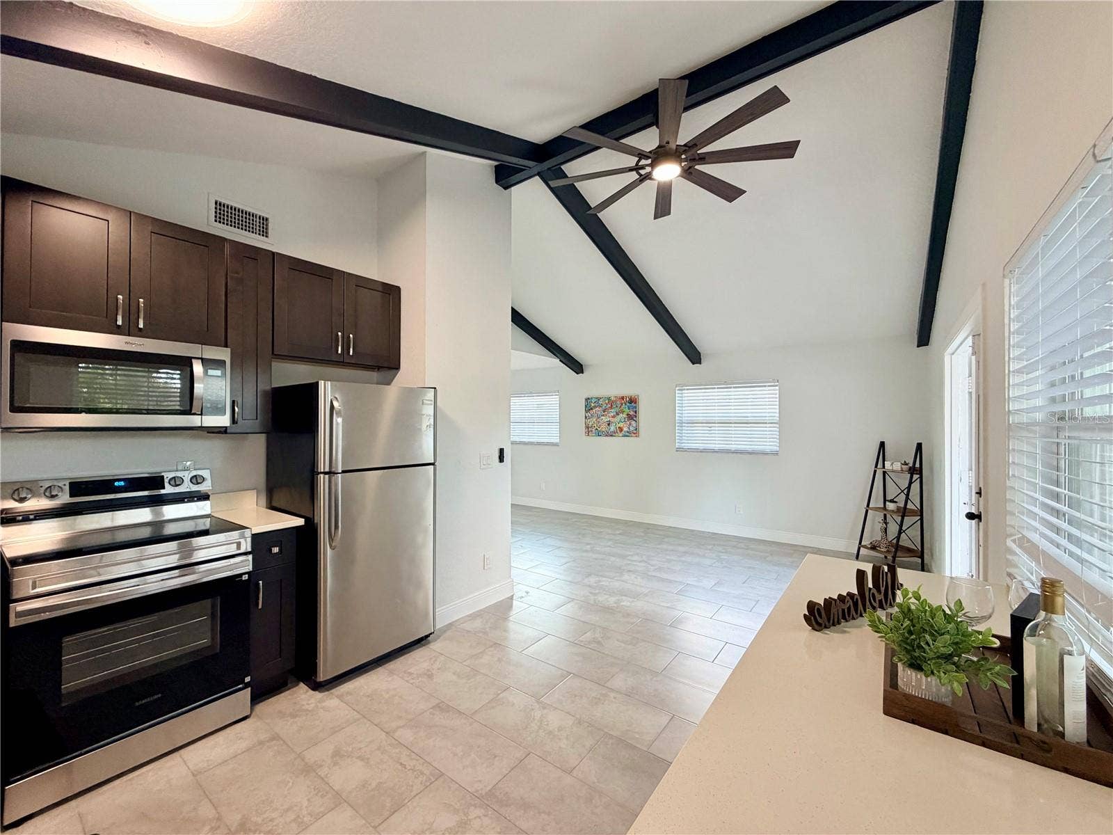 4050 53RD AVENUE N, St Petersburg, FL 33714 Kitchen