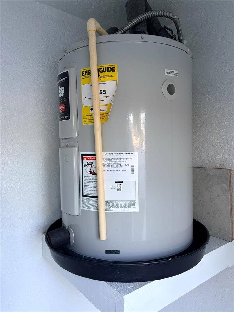 4050 53RD AVENUE N, St Petersburg, FL 33714 Water Heater