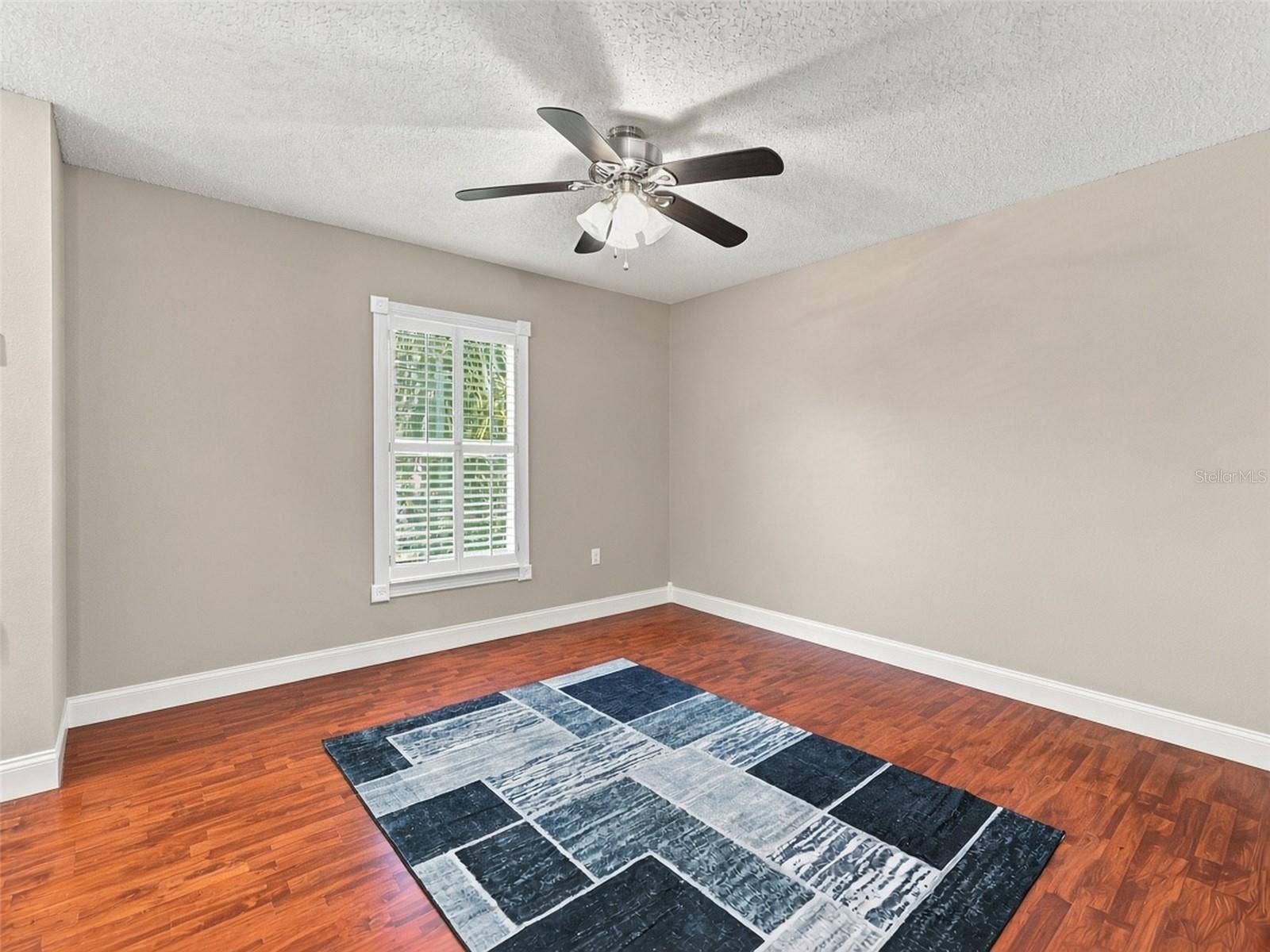 12739 KINGS LAKE DRIVE, Gibsonton, FL 33534 Upstairs living room
