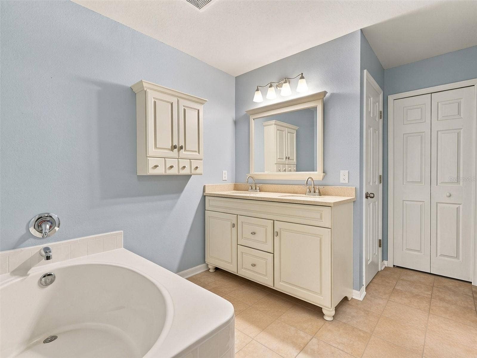12739 KINGS LAKE DRIVE, Gibsonton, FL 33534 Master bath
