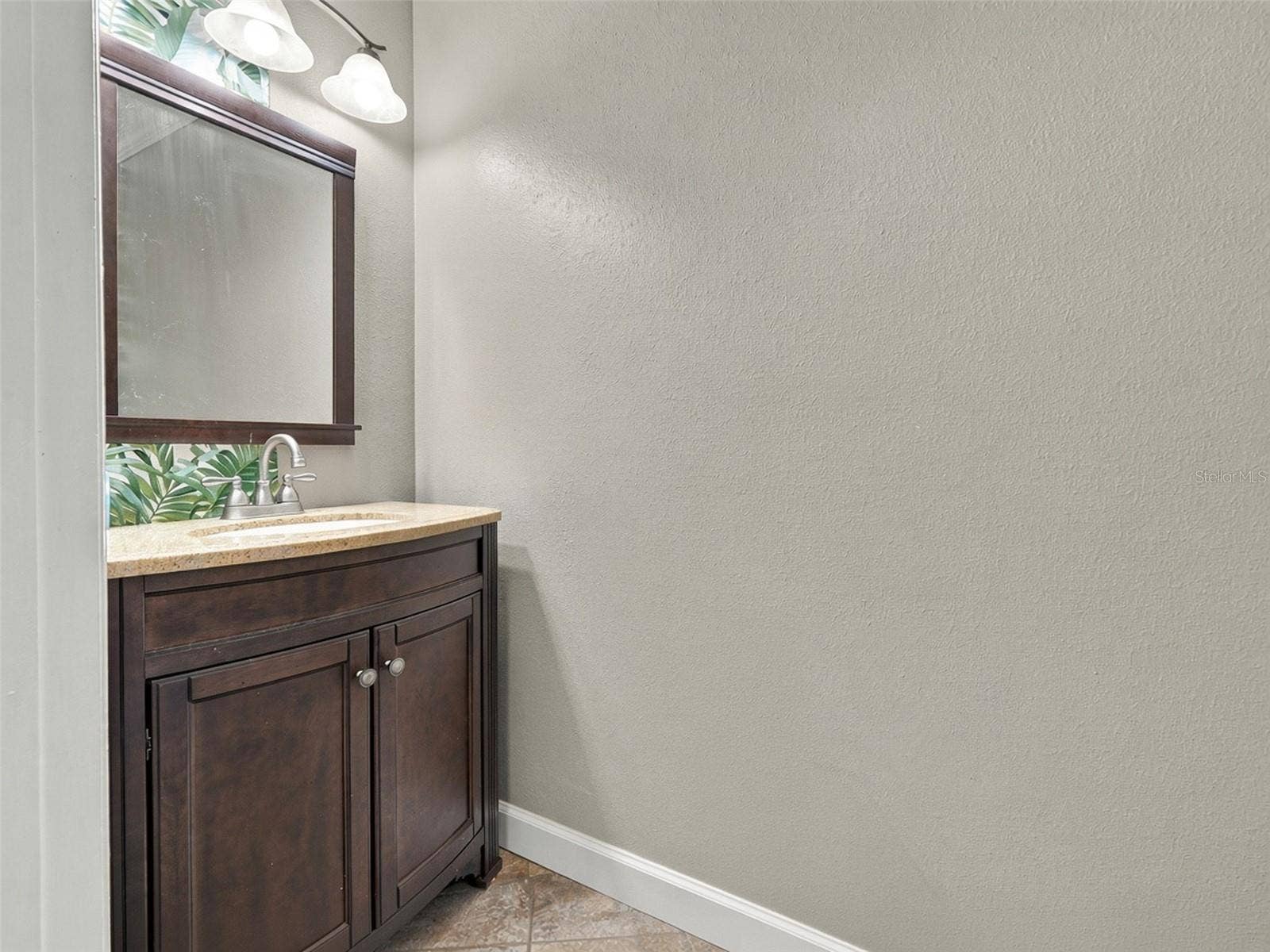 12739 KINGS LAKE DRIVE, Gibsonton, FL 33534 Downstairs half bath