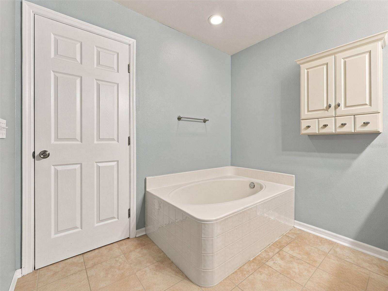 12739 KINGS LAKE DRIVE, Gibsonton, FL 33534 12739 KINGS LAKE DRIVE, Gibsonton, FL 33534