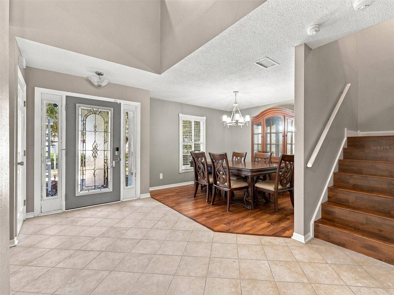 12739 KINGS LAKE DRIVE, Gibsonton, FL 33534 Foyer/dining room