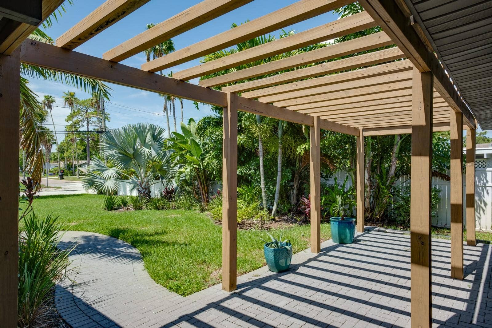 1543 DELAWARE AVENUE NE, St Petersburg, FL 33703 1543 DELAWARE AVENUE NE, St Petersburg, FL 33703
