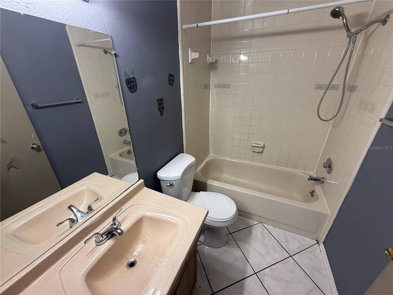 4023 DREAM OAK PLACE, #204, Tampa, FL 33613 4023 DREAM OAK PLACE, #204, Tampa, FL 33613