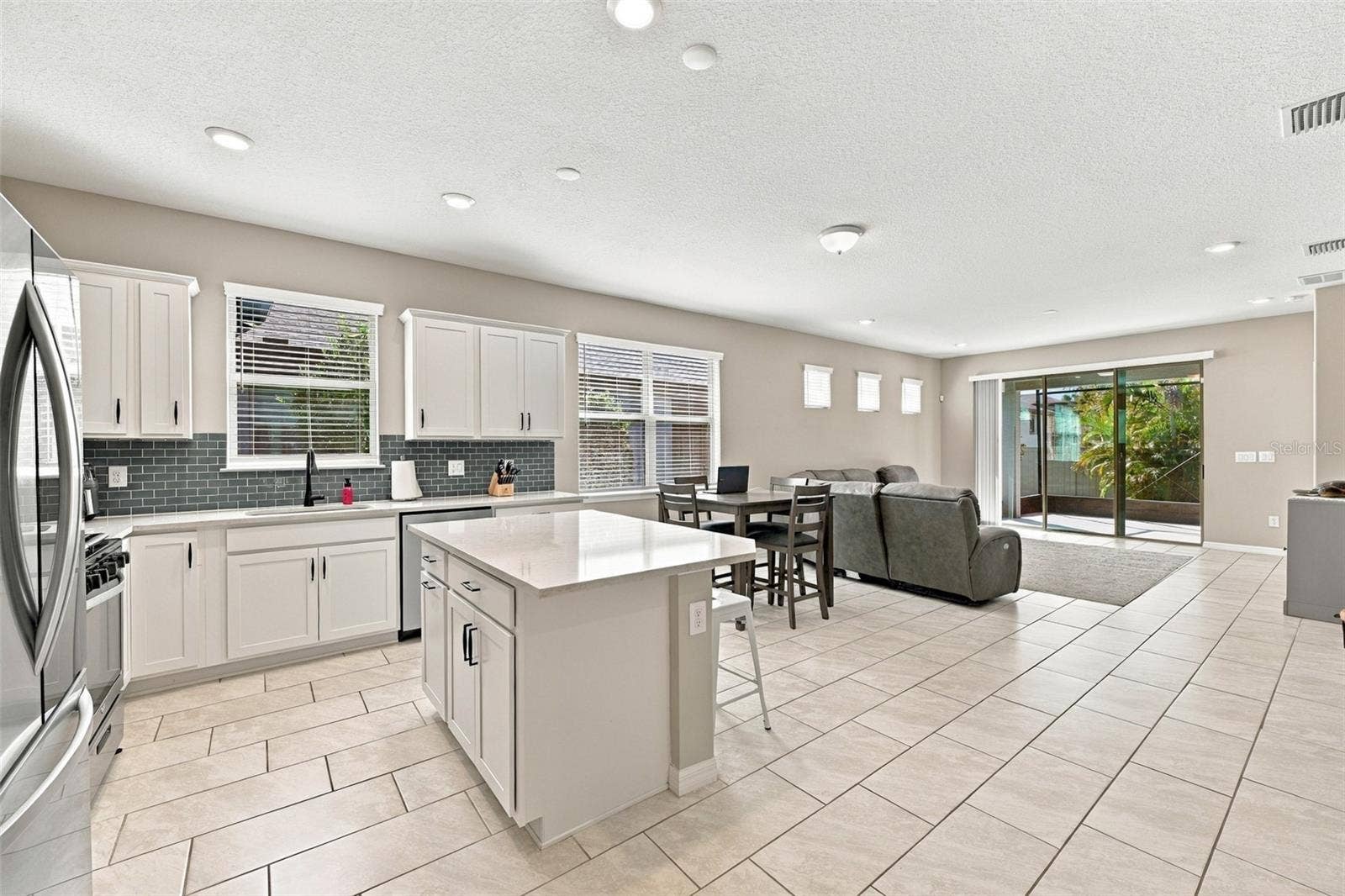 6345 CLIVEDEN COURT, Apollo Beach, FL 33572 6345 CLIVEDEN COURT, Apollo Beach, FL 33572