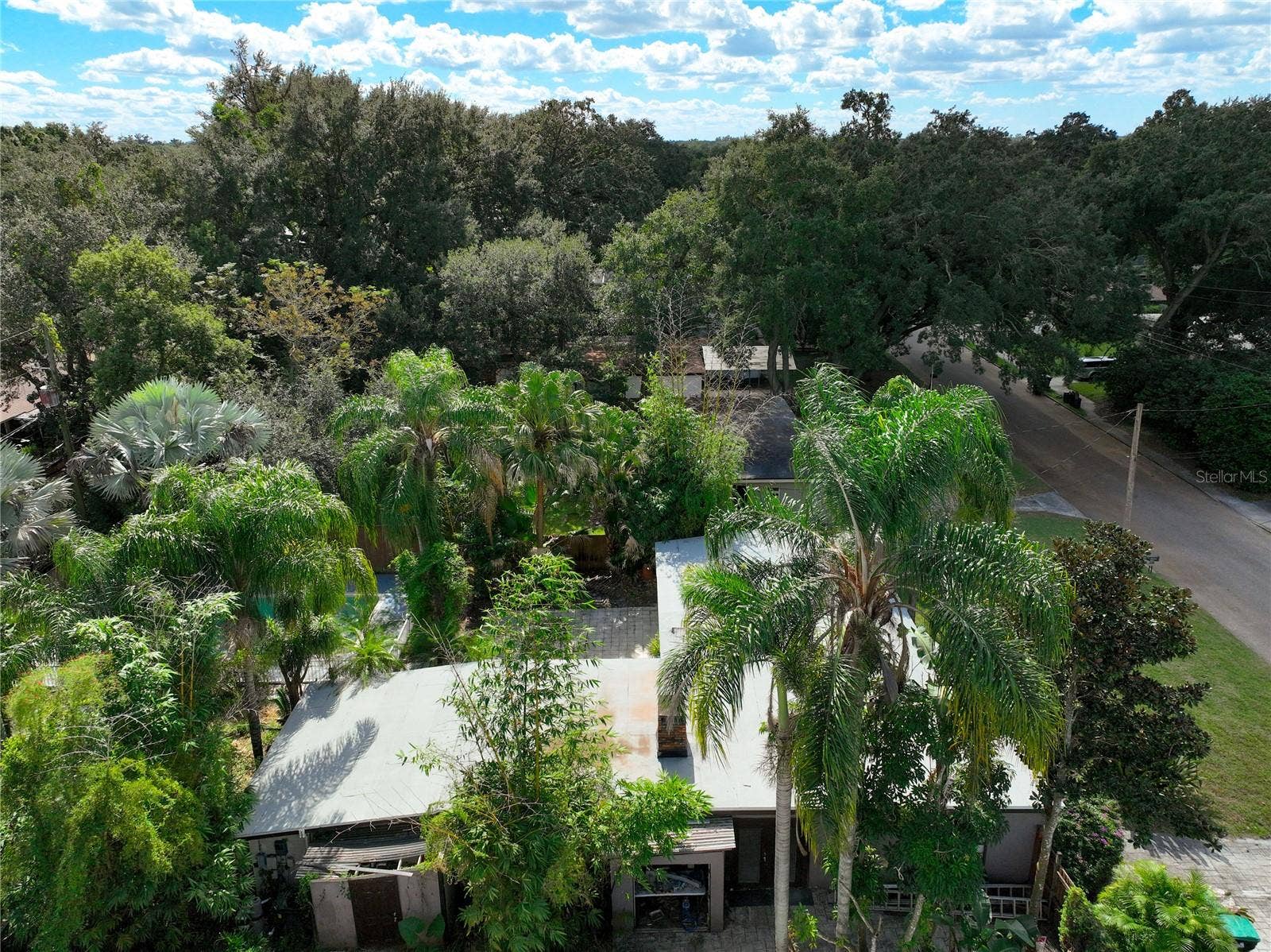 2809 TOURAINE AVENUE, Orlando, FL 32812 2809 TOURAINE AVENUE, Orlando, FL 32812
