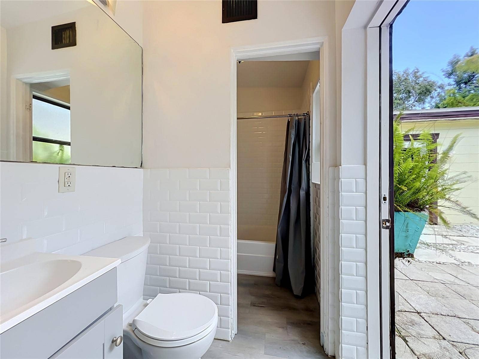2809 TOURAINE AVENUE, Orlando, FL 32812 2809 TOURAINE AVENUE, Orlando, FL 32812