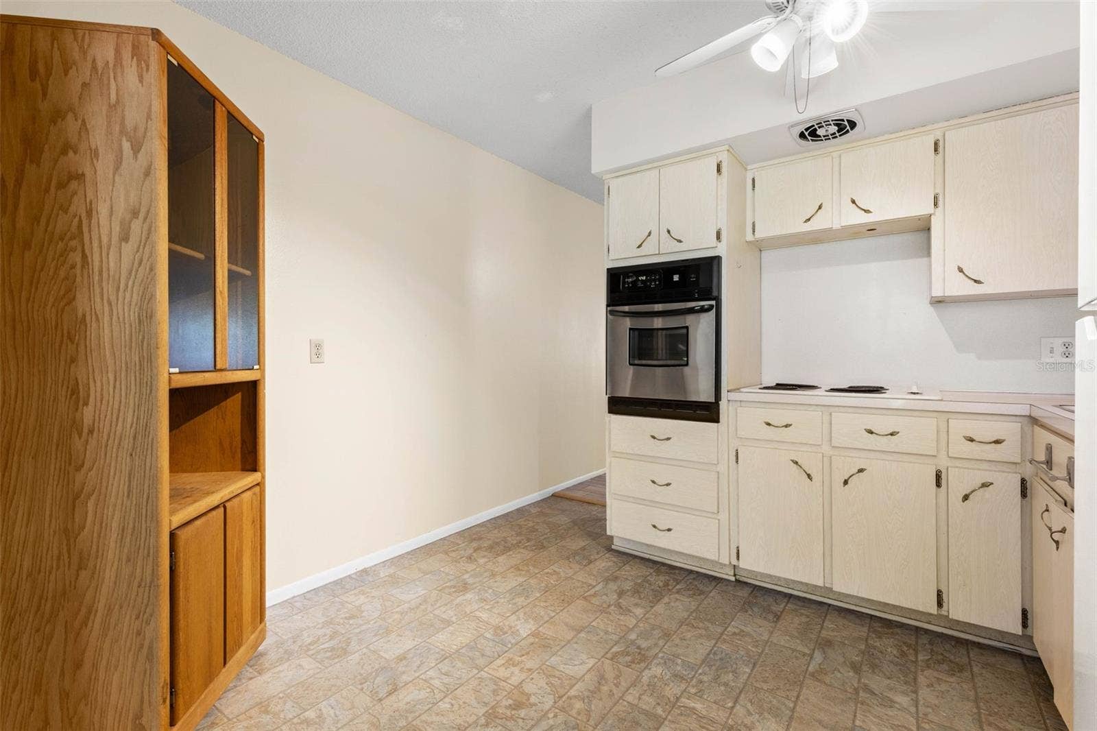 2426 PERSIAN DRIVE, #52, Clearwater, FL 33763 2426 PERSIAN DRIVE, #52, Clearwater, FL 33763