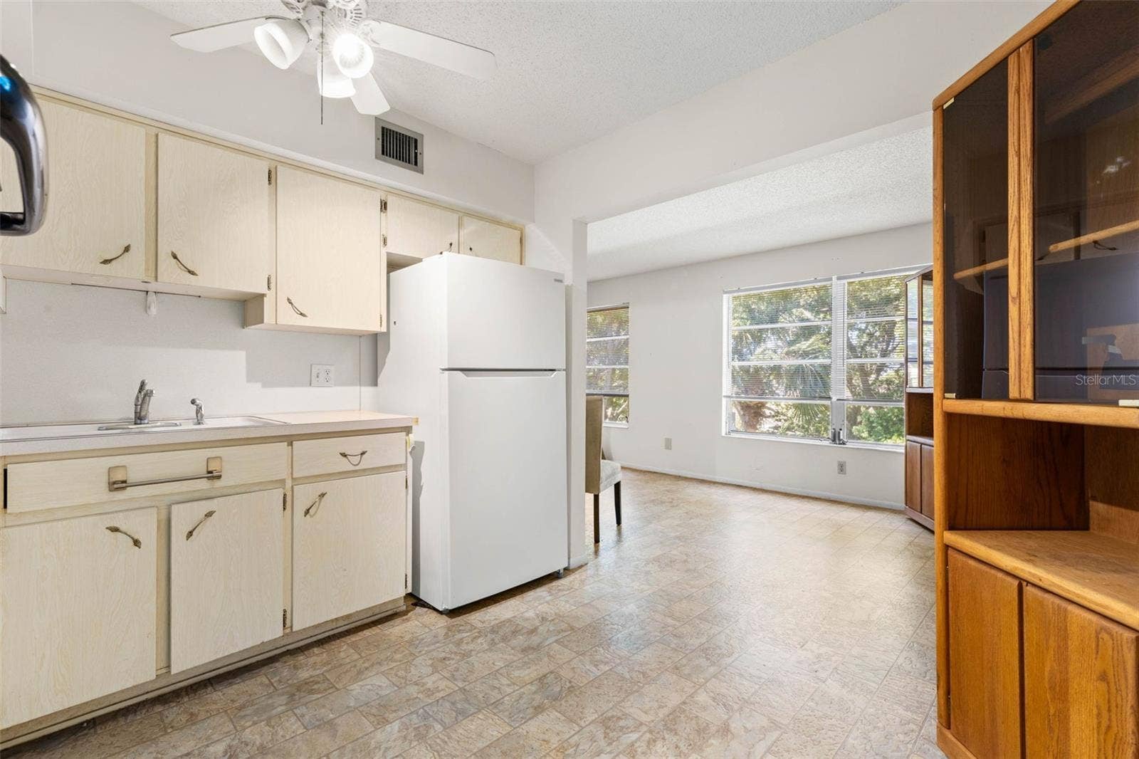 2426 PERSIAN DRIVE, #52, Clearwater, FL 33763 2426 PERSIAN DRIVE, #52, Clearwater, FL 33763