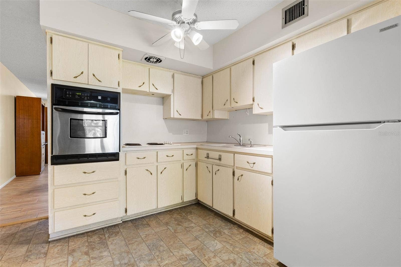 2426 PERSIAN DRIVE, #52, Clearwater, FL 33763 2426 PERSIAN DRIVE, #52, Clearwater, FL 33763