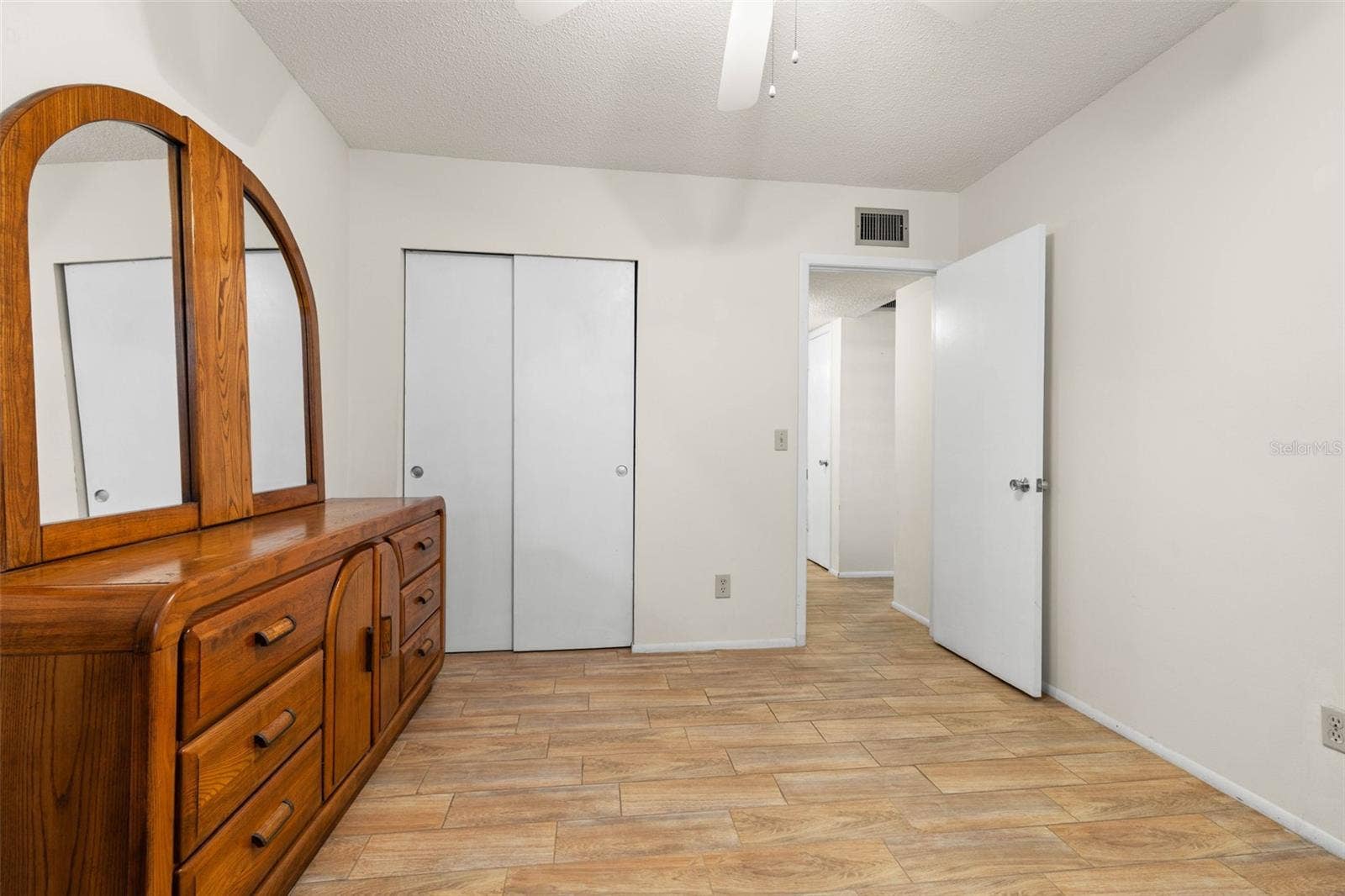 2426 PERSIAN DRIVE, #52, Clearwater, FL 33763 2426 PERSIAN DRIVE, #52, Clearwater, FL 33763
