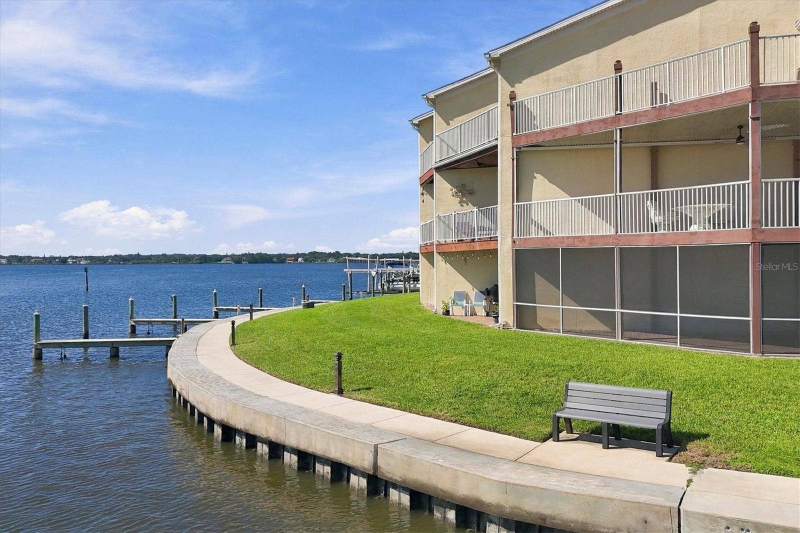 131 BRENT CIRCLE, Oldsmar, FL 34677 131 BRENT CIRCLE, Oldsmar, FL 34677