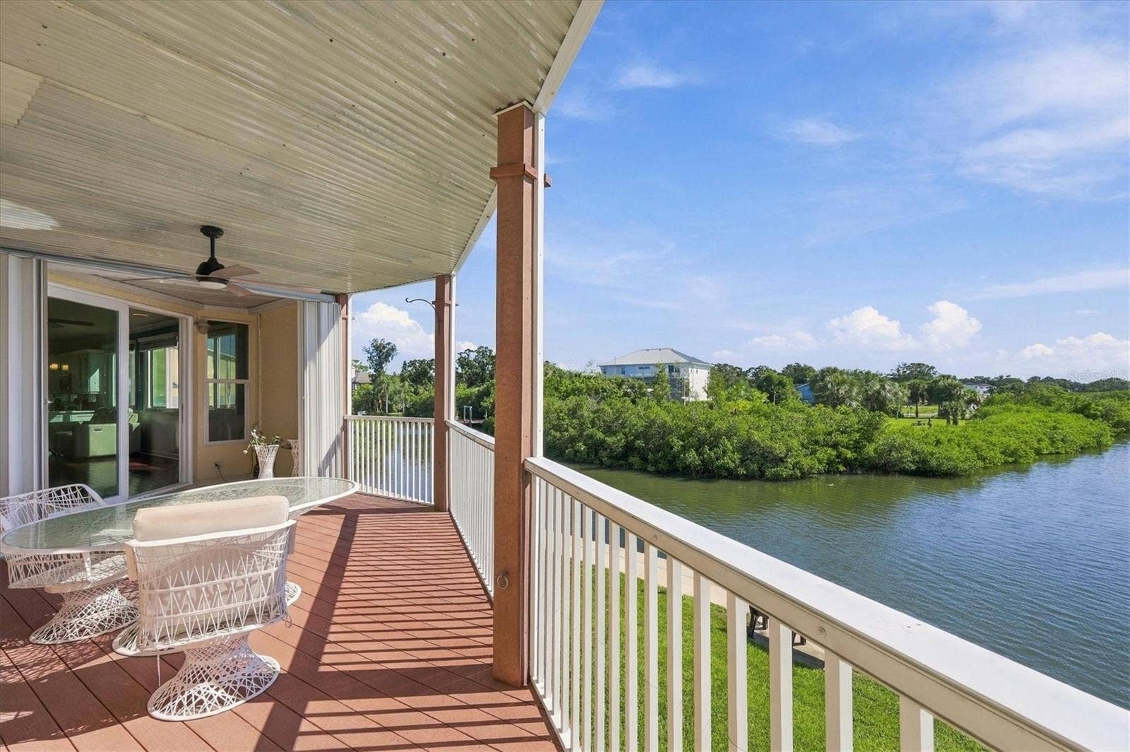 131 BRENT CIRCLE, Oldsmar, FL 34677 131 BRENT CIRCLE, Oldsmar, FL 34677