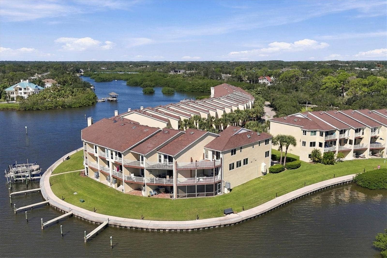 131 BRENT CIRCLE, Oldsmar, FL 34677 131 BRENT CIRCLE, Oldsmar, FL 34677