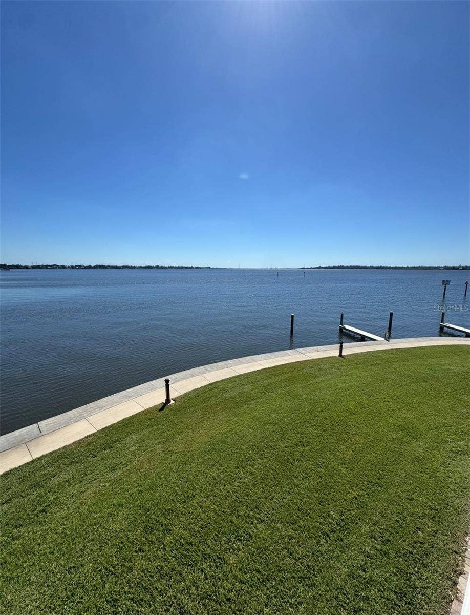 131 BRENT CIRCLE, Oldsmar, FL 34677 131 BRENT CIRCLE, Oldsmar, FL 34677