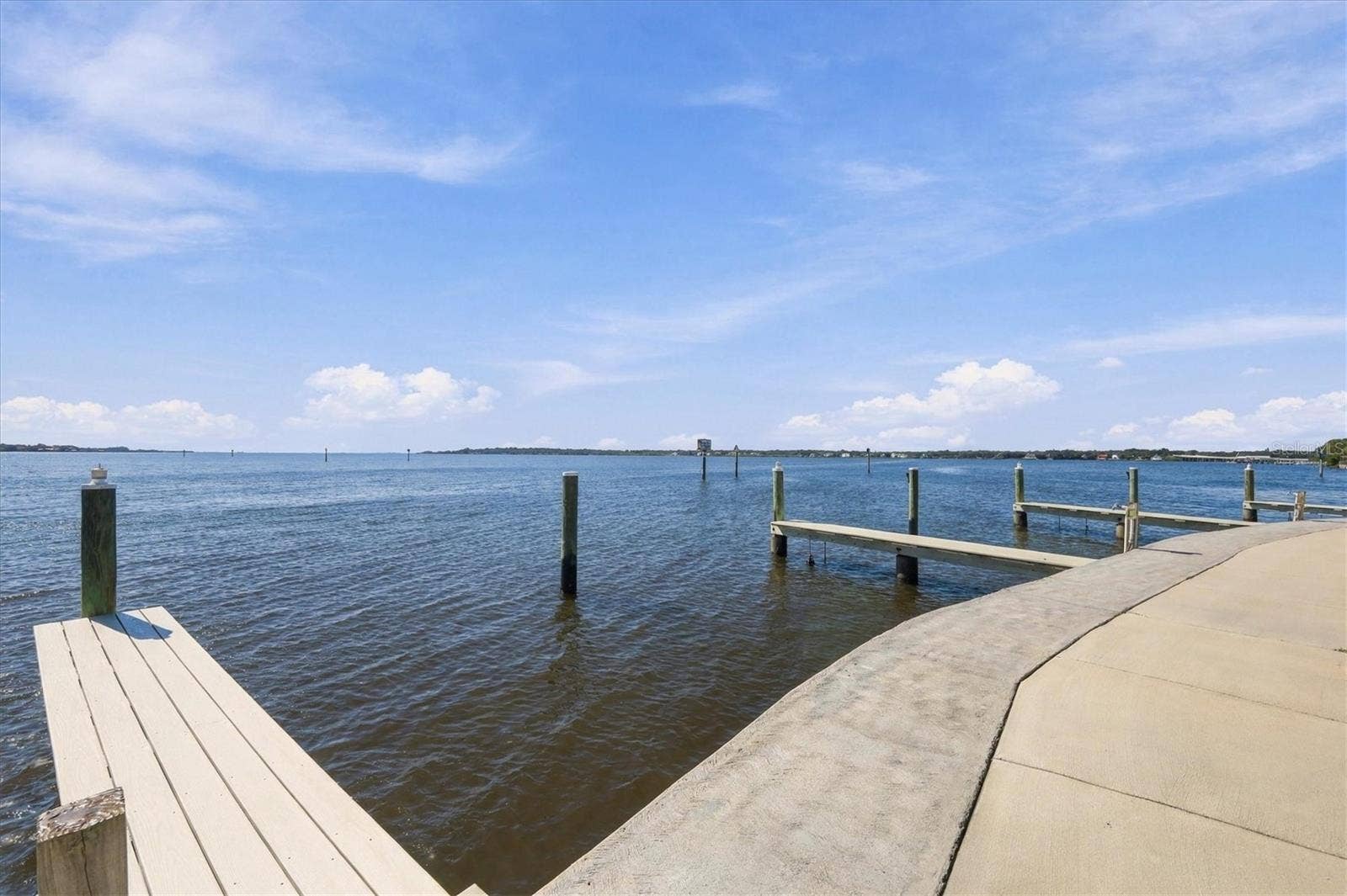 131 BRENT CIRCLE, Oldsmar, FL 34677 131 BRENT CIRCLE, Oldsmar, FL 34677