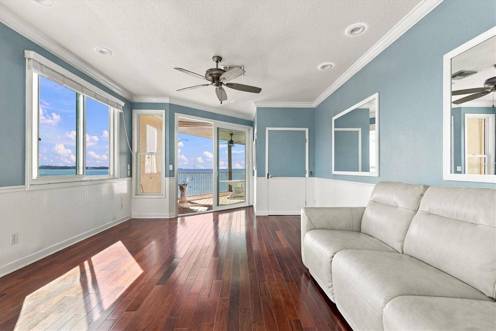 131 BRENT CIRCLE, Oldsmar, FL 34677 131 BRENT CIRCLE, Oldsmar, FL 34677