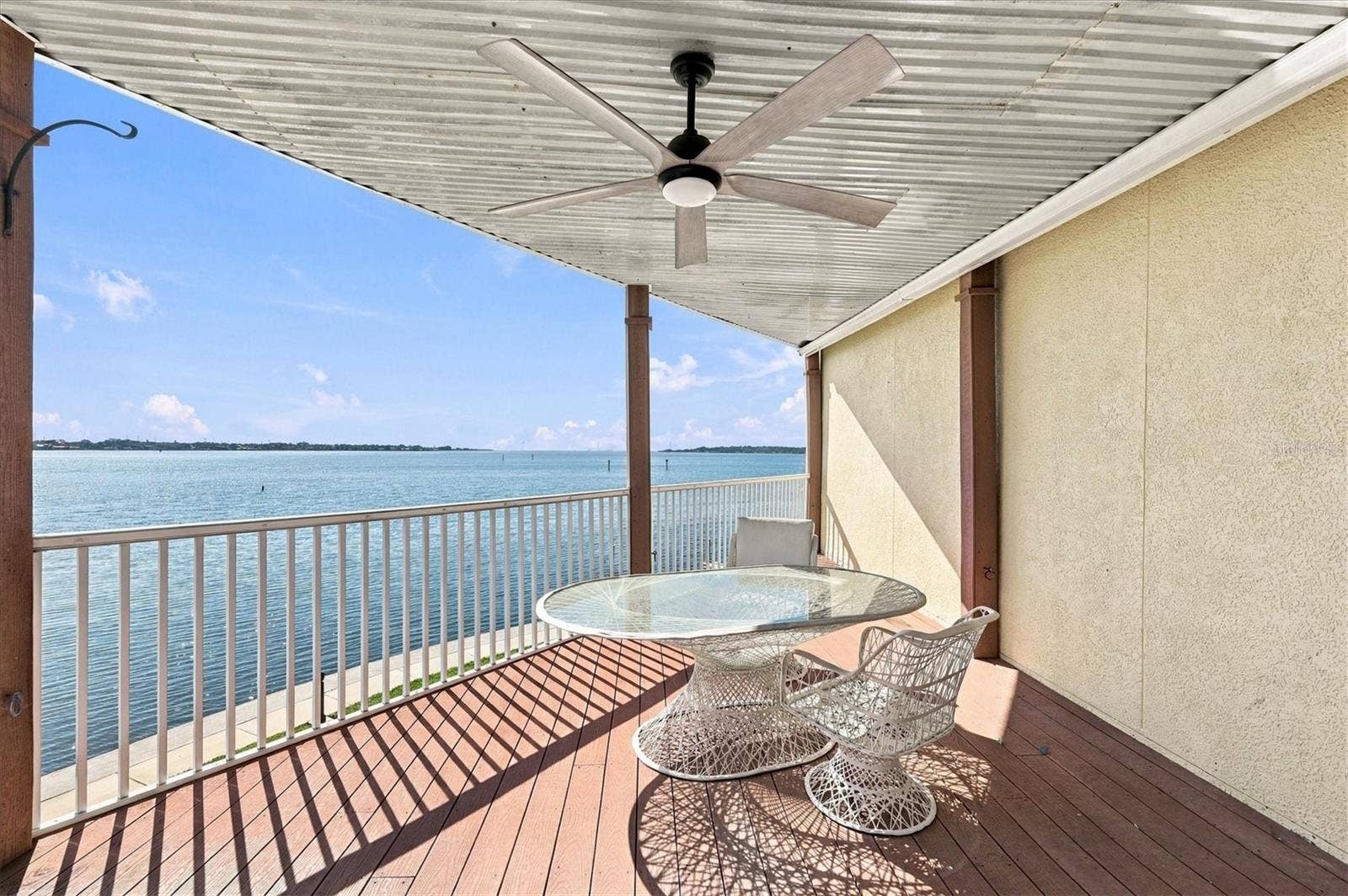 131 BRENT CIRCLE, Oldsmar, FL 34677 131 BRENT CIRCLE, Oldsmar, FL 34677