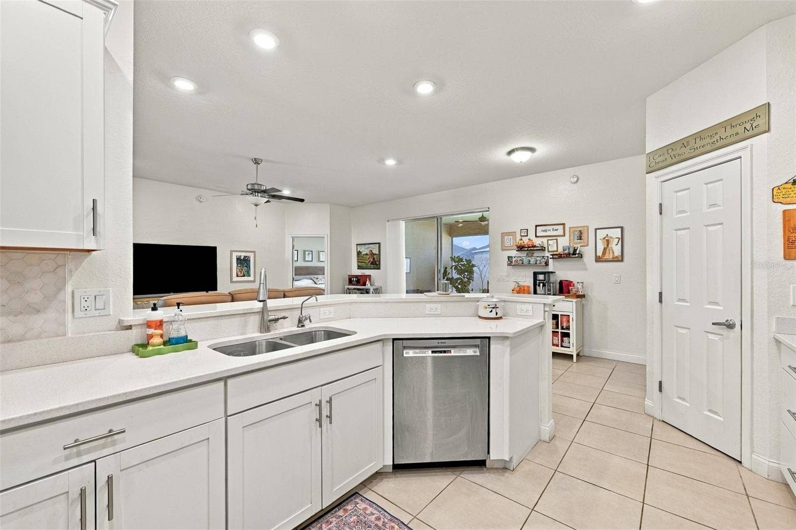 4041 SHEARWATER STREET, Lakeland, FL 33811 4041 SHEARWATER STREET, Lakeland, FL 33811