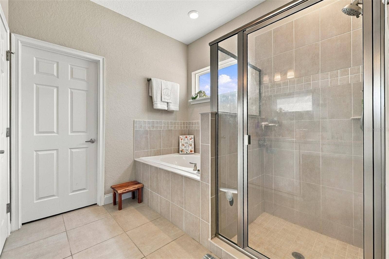 4041 SHEARWATER STREET, Lakeland, FL 33811 4041 SHEARWATER STREET, Lakeland, FL 33811