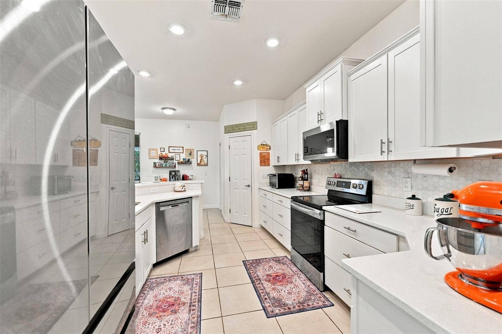 4041 SHEARWATER STREET, Lakeland, FL 33811 4041 SHEARWATER STREET, Lakeland, FL 33811