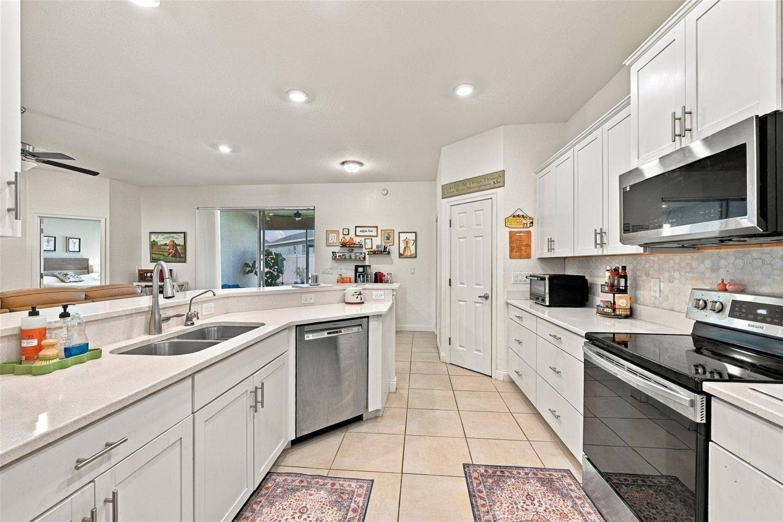 4041 SHEARWATER STREET, Lakeland, FL 33811 4041 SHEARWATER STREET, Lakeland, FL 33811