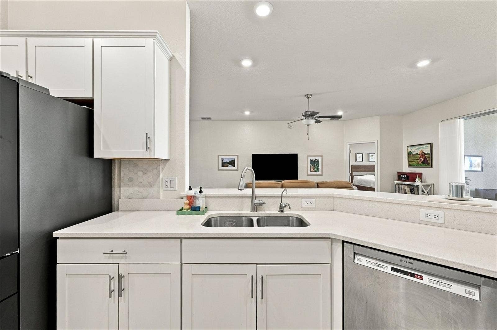 4041 SHEARWATER STREET, Lakeland, FL 33811 4041 SHEARWATER STREET, Lakeland, FL 33811