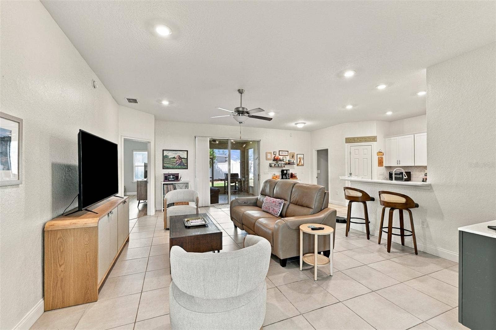 4041 SHEARWATER STREET, Lakeland, FL 33811 4041 SHEARWATER STREET, Lakeland, FL 33811