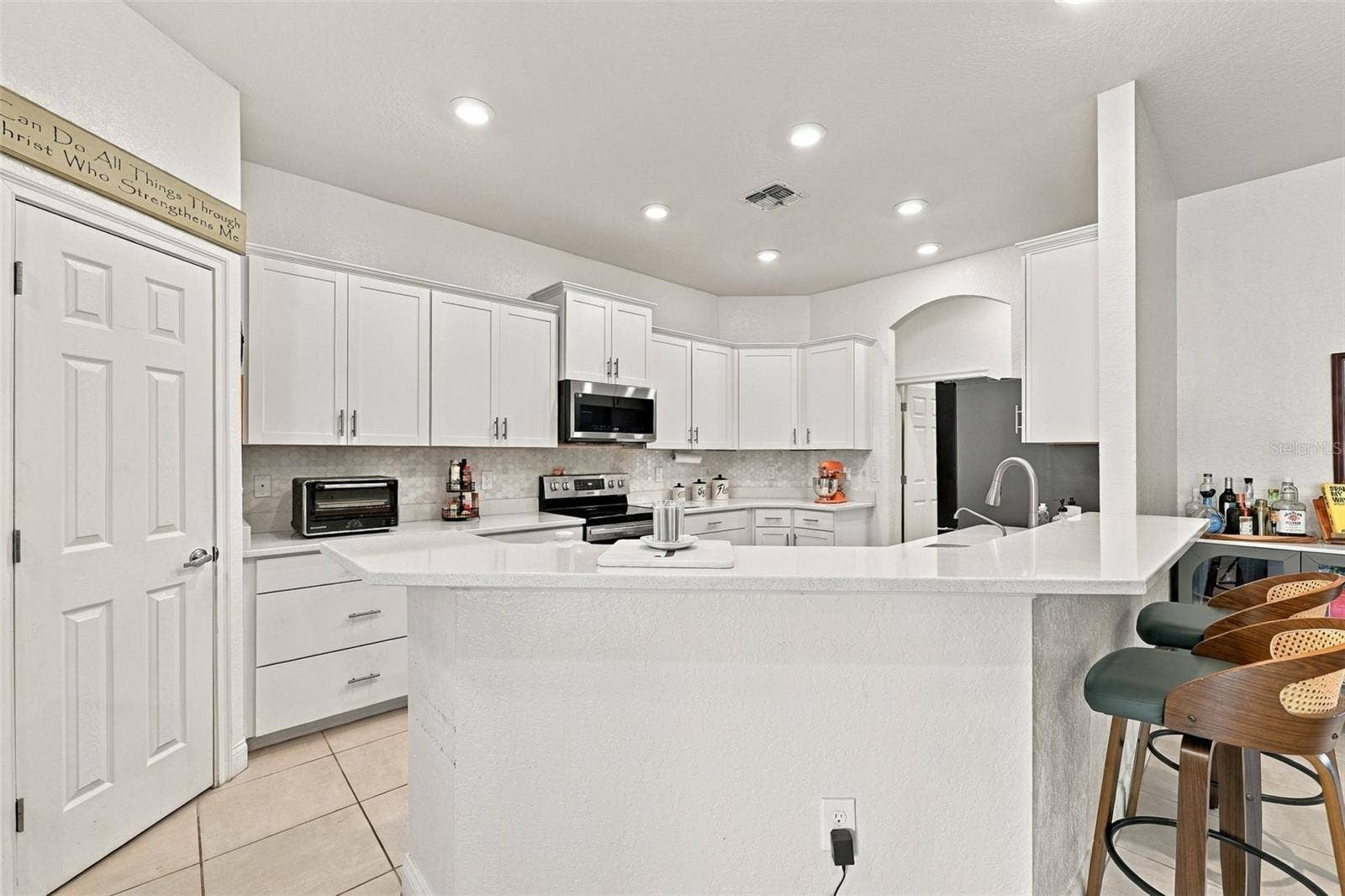 4041 SHEARWATER STREET, Lakeland, FL 33811 4041 SHEARWATER STREET, Lakeland, FL 33811