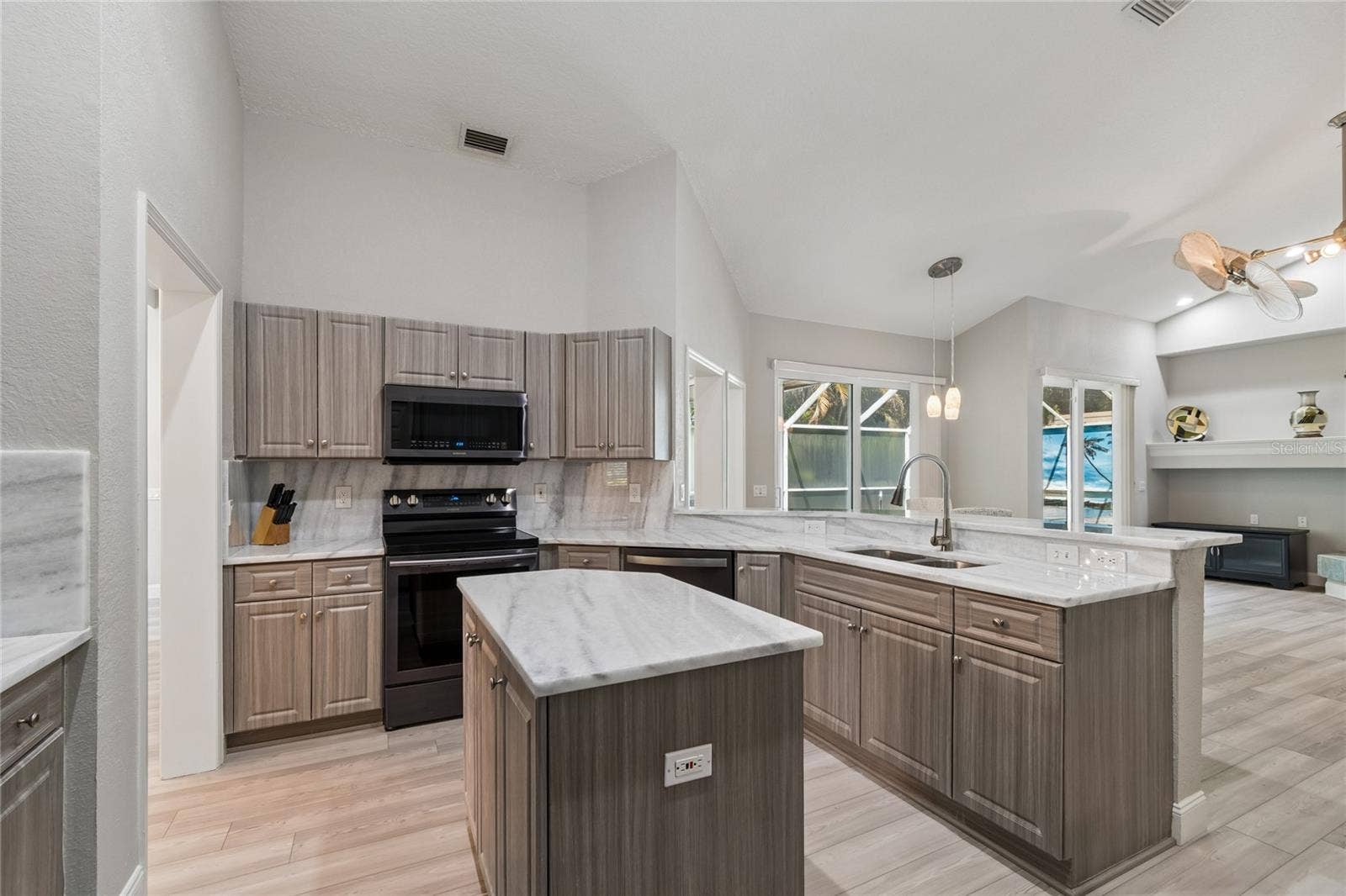 4227 AUSTON WAY, Palm Harbor, FL 34685 4227 AUSTON WAY, Palm Harbor, FL 34685