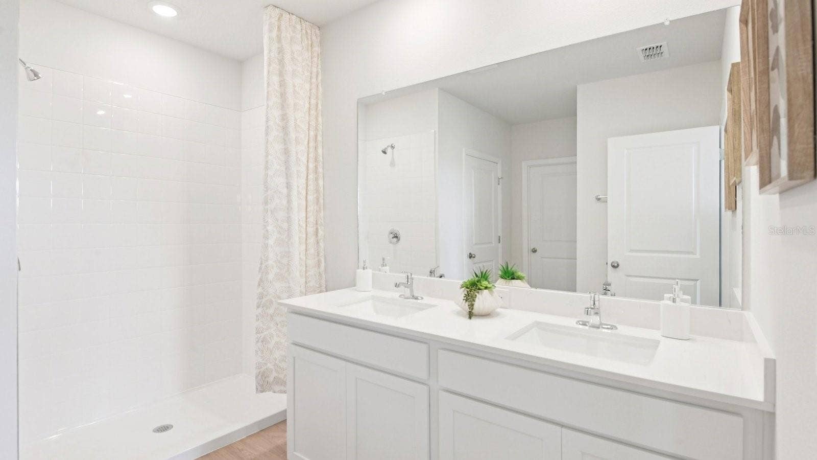 17752 SILVER SHADOWS LOOP, Spring Hill, FL 34610 17752 SILVER SHADOWS LOOP, Spring Hill, FL 34610