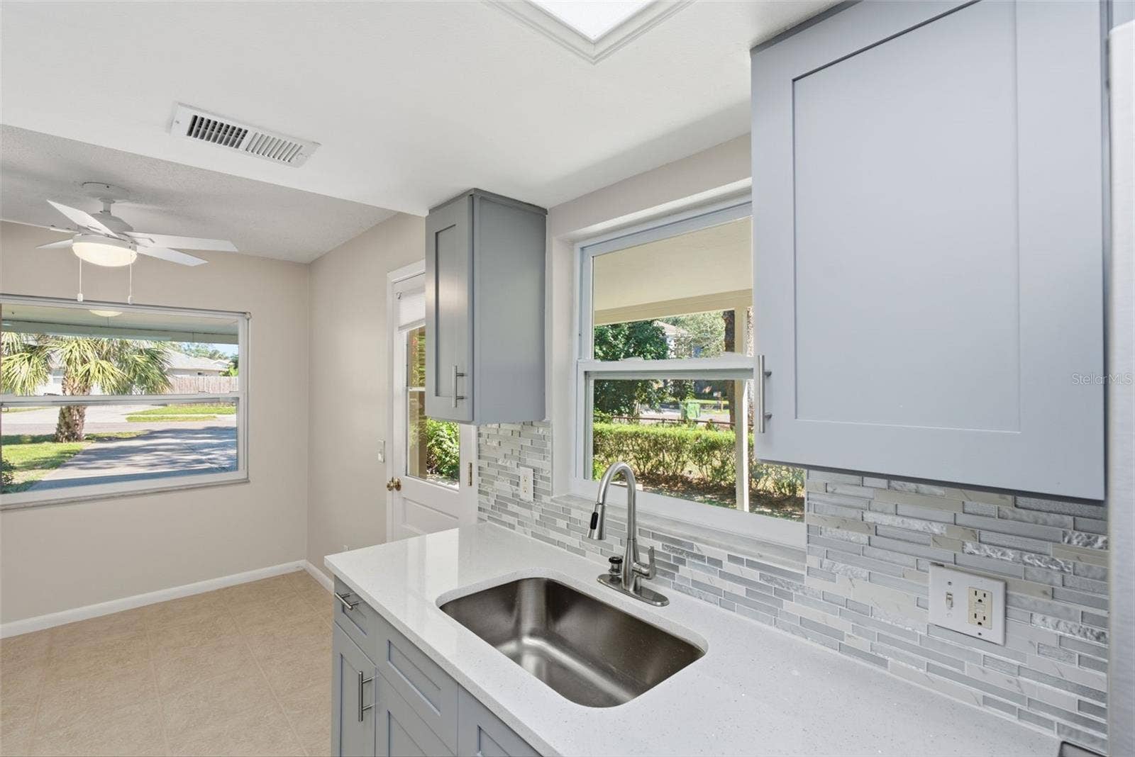 6709 S DAUPHIN AVENUE, Tampa, FL 33611 6709 S DAUPHIN AVENUE, Tampa, FL 33611