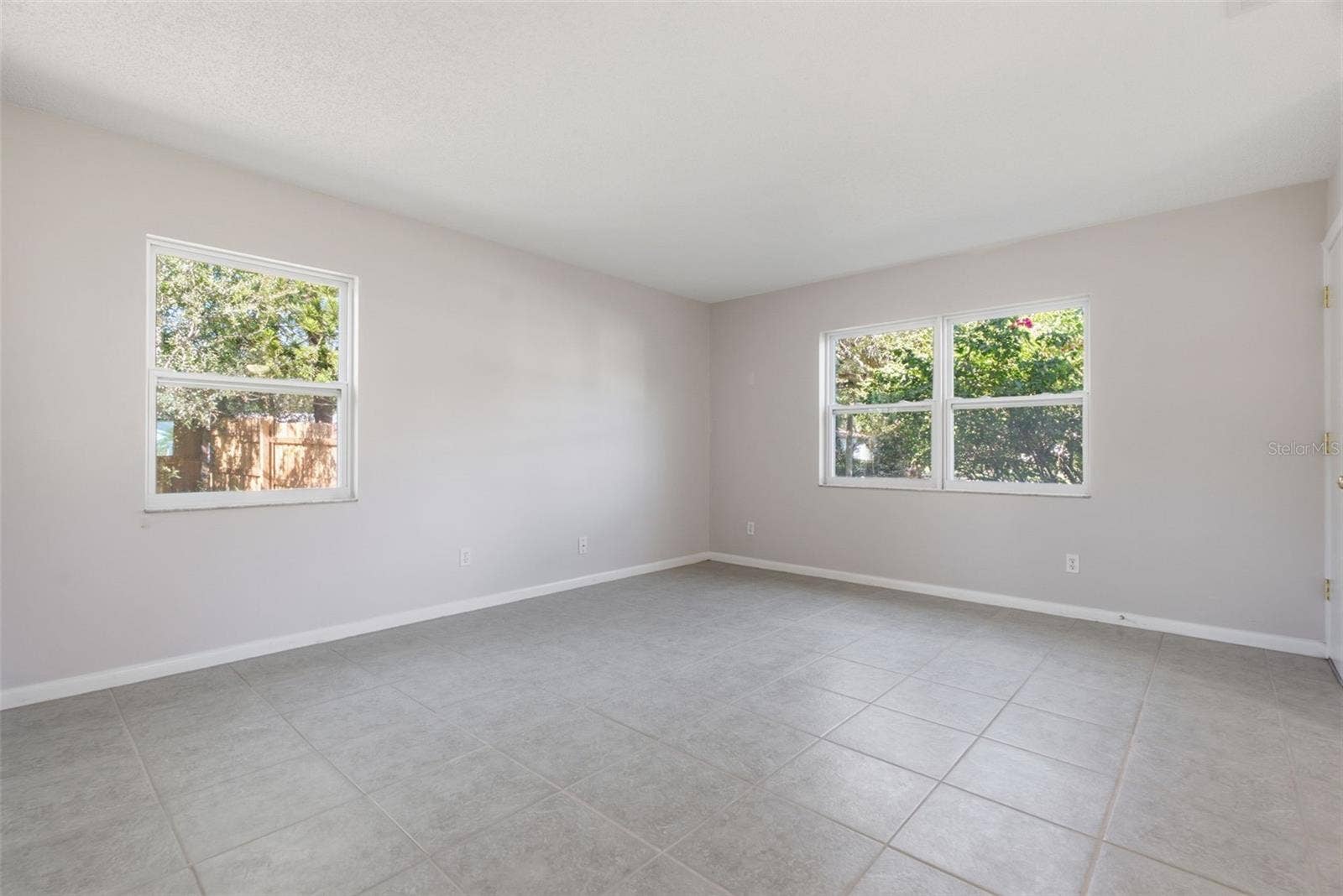 6709 S DAUPHIN AVENUE, Tampa, FL 33611 6709 S DAUPHIN AVENUE, Tampa, FL 33611