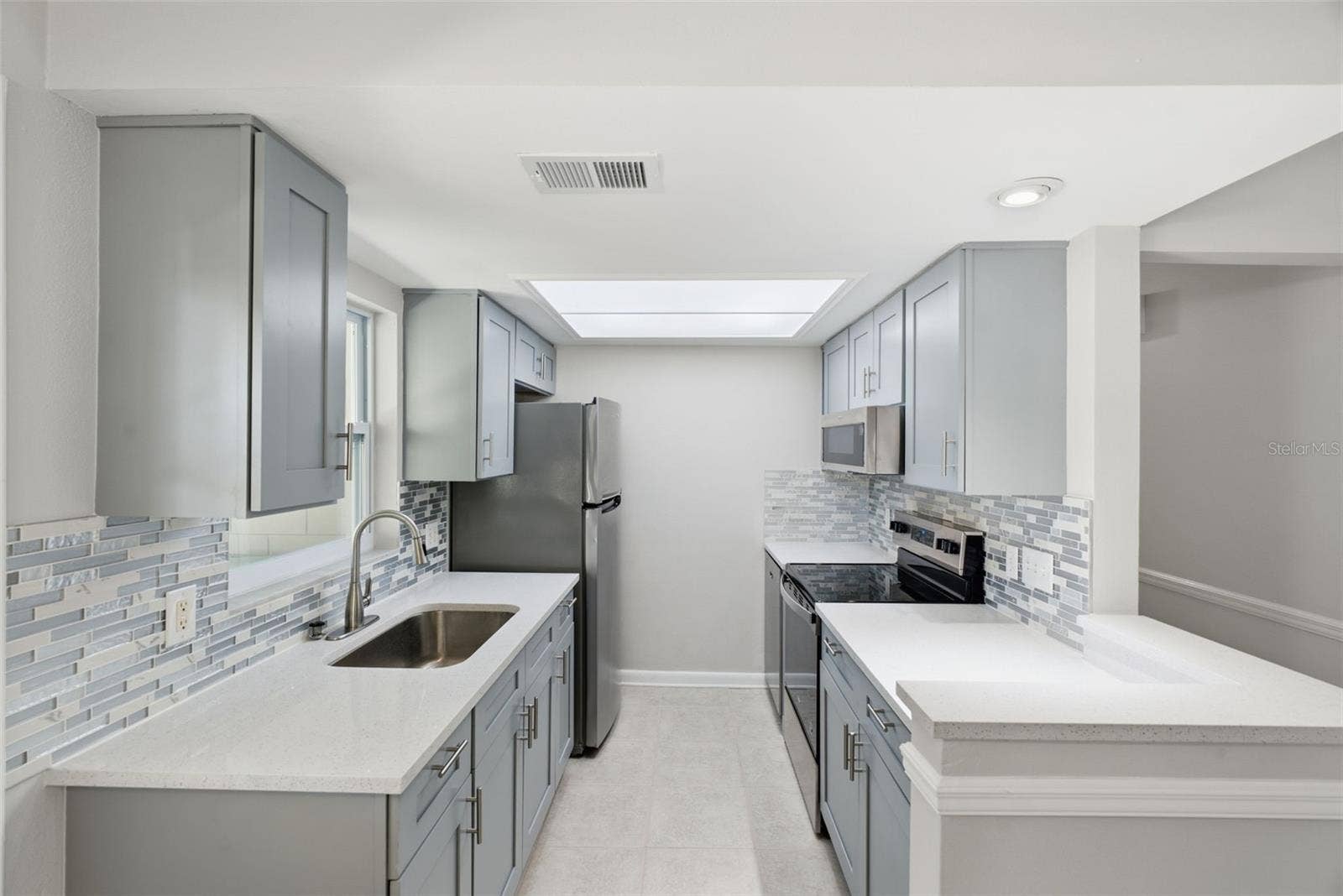 6709 S DAUPHIN AVENUE, Tampa, FL 33611 6709 S DAUPHIN AVENUE, Tampa, FL 33611