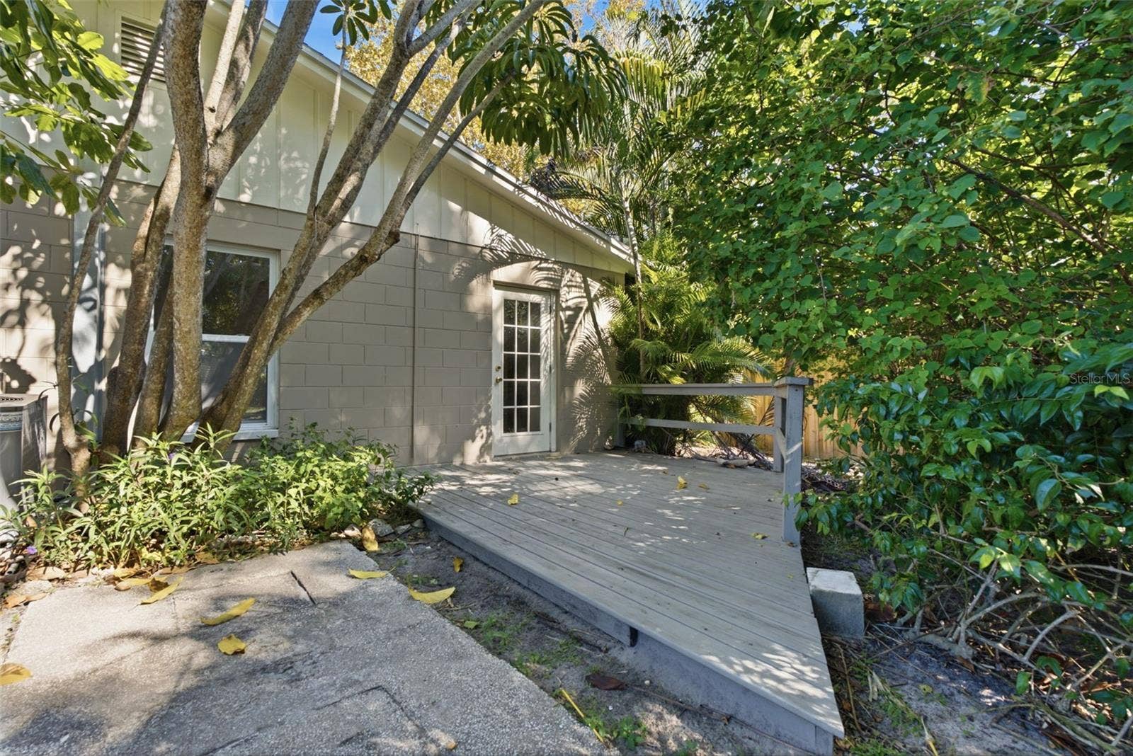 6709 S DAUPHIN AVENUE, Tampa, FL 33611 6709 S DAUPHIN AVENUE, Tampa, FL 33611