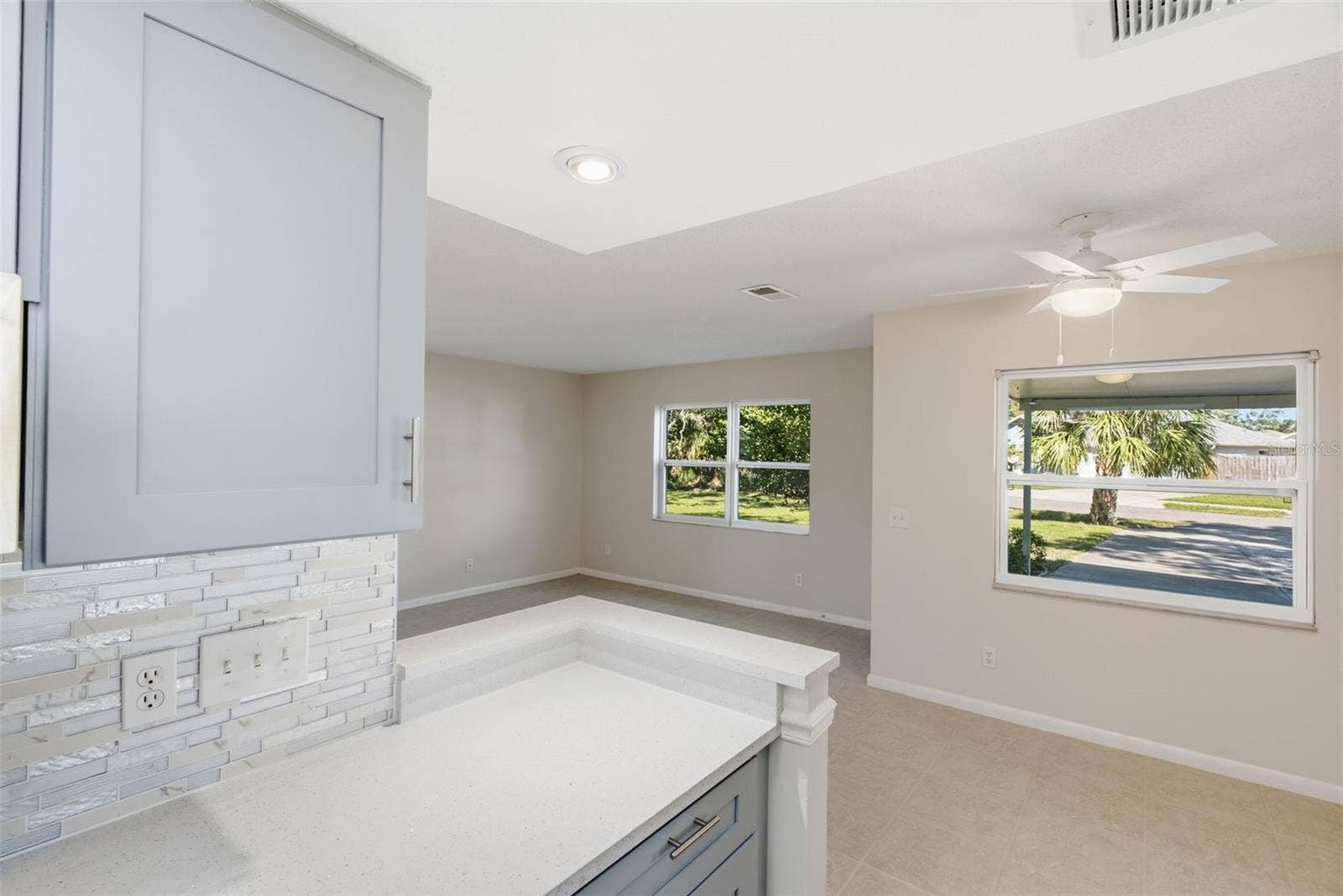 6709 S DAUPHIN AVENUE, Tampa, FL 33611 6709 S DAUPHIN AVENUE, Tampa, FL 33611