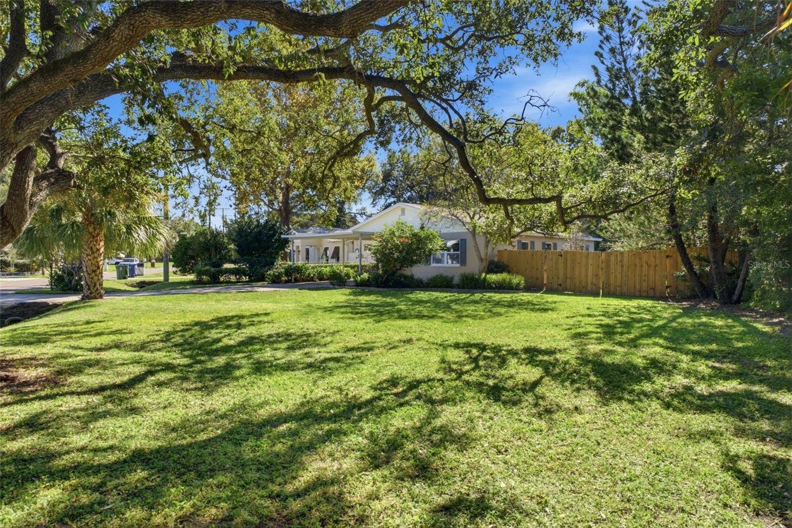6709 S DAUPHIN AVENUE, Tampa, FL 33611 6709 S DAUPHIN AVENUE, Tampa, FL 33611