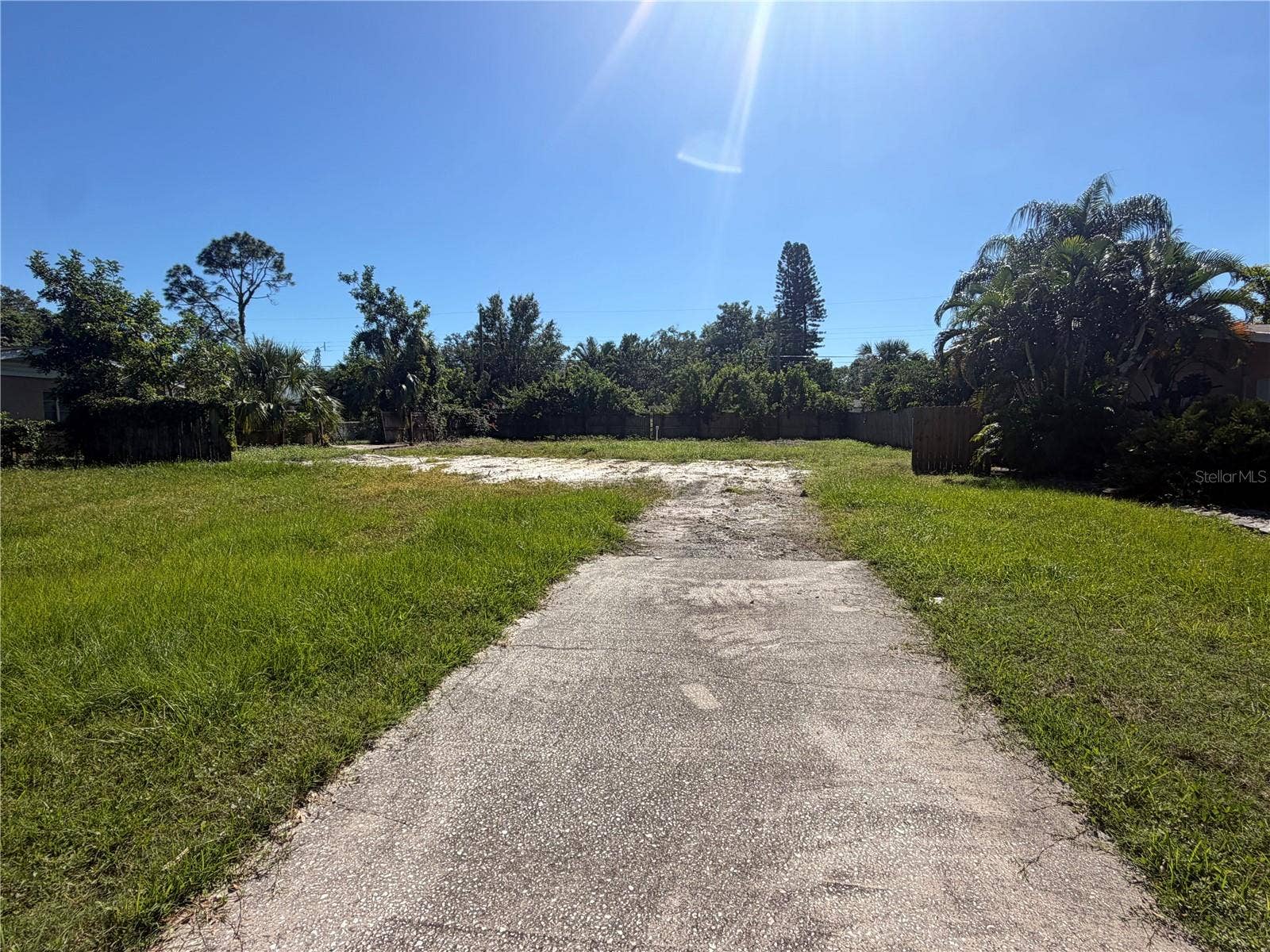 138 N 43RD DRIVE, St Petersburg, FL 33703
